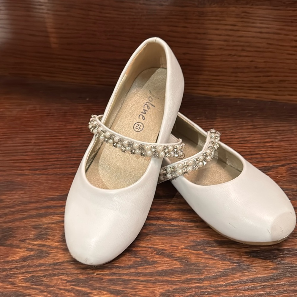 JOLENE Girls White Formal Dress Shoe - size 12